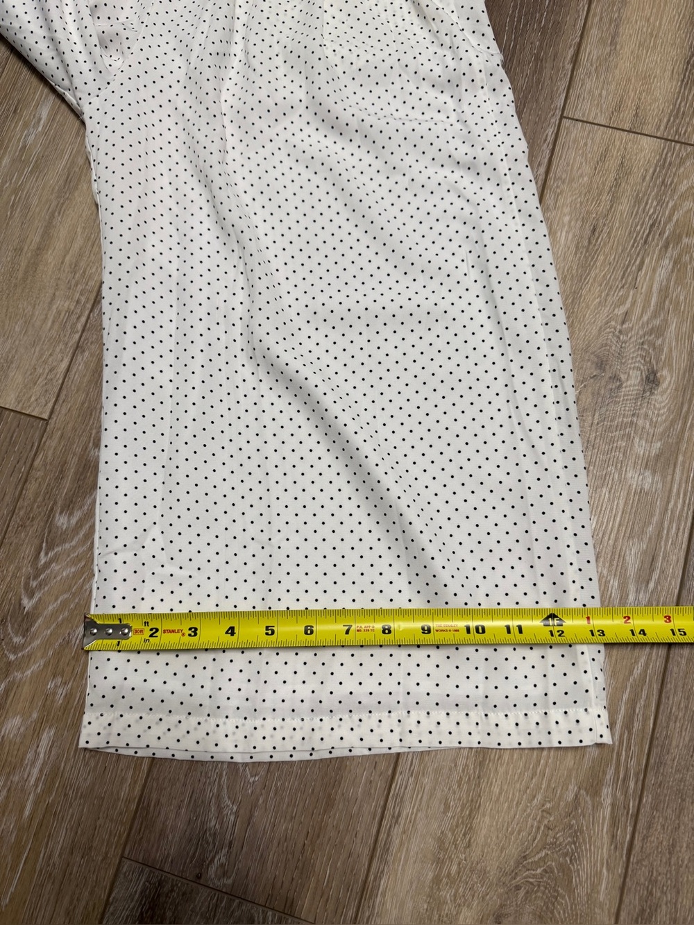 #5) Gianni Bini White Wide Leg Capri with Black Polka Dots and Waist Tie - Picture 7 of 8